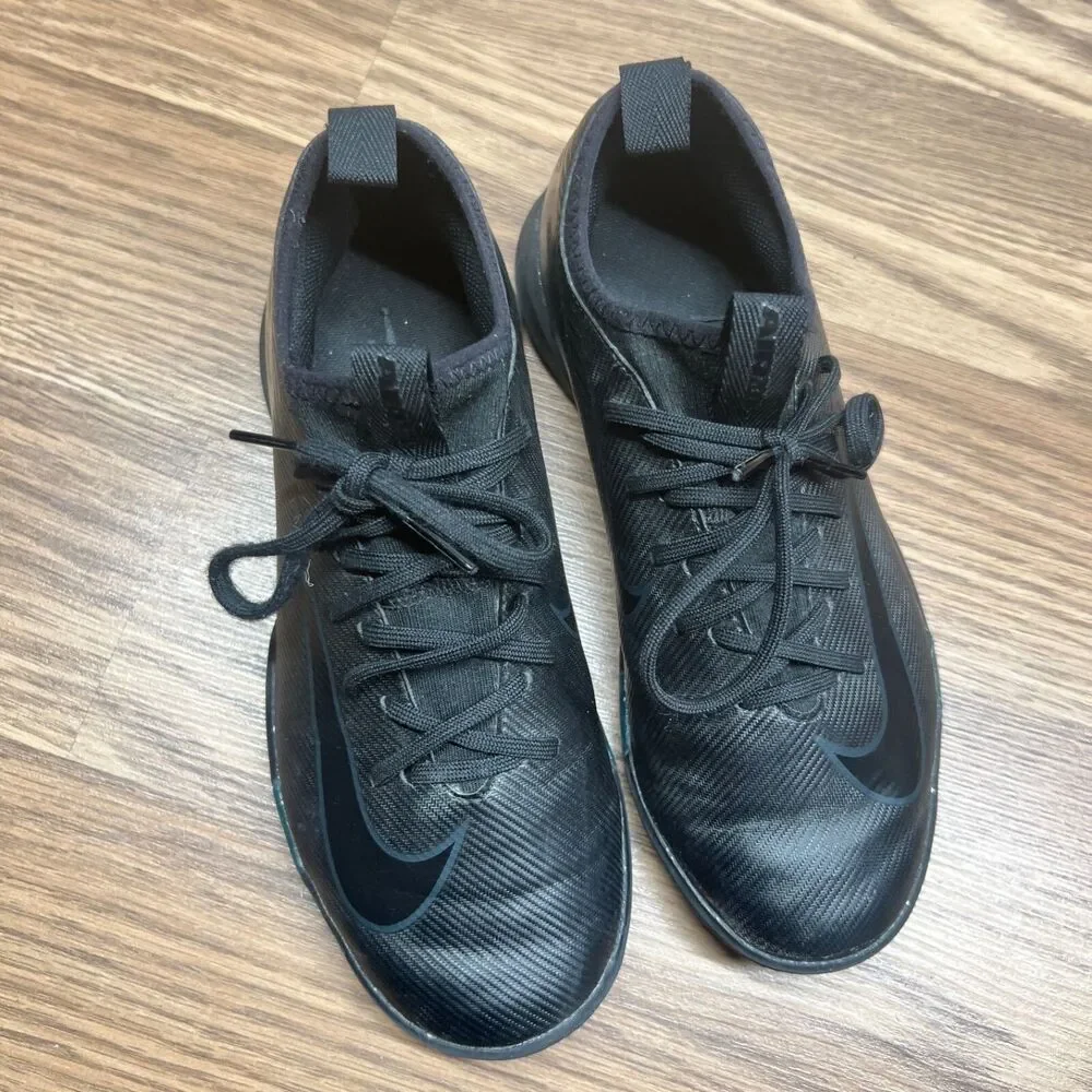 Kids/Youth Nike Zoom Vapor 16 Academy‎ IC Indoor Soccer Shoes Size 4 Youth